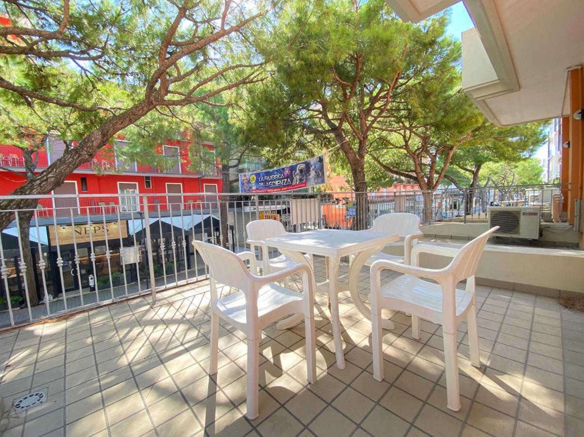 Appartamenti Adriana Carraro Immobiliare - Family Apartments Lido di Jesolo Eksteriør billede